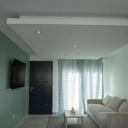 Studio meublé avec terrasse Port-de-Bouc Esterno foto